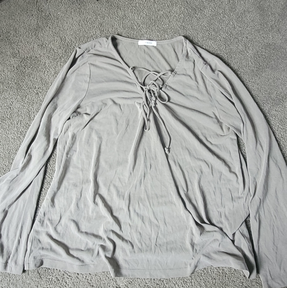 V neck tie up top